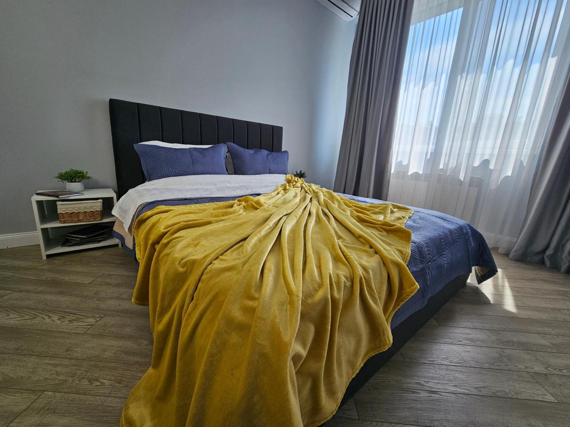 3 Room Gagarin Park Residential Complex Near Mega Shopping Mall Almaty Esterno foto