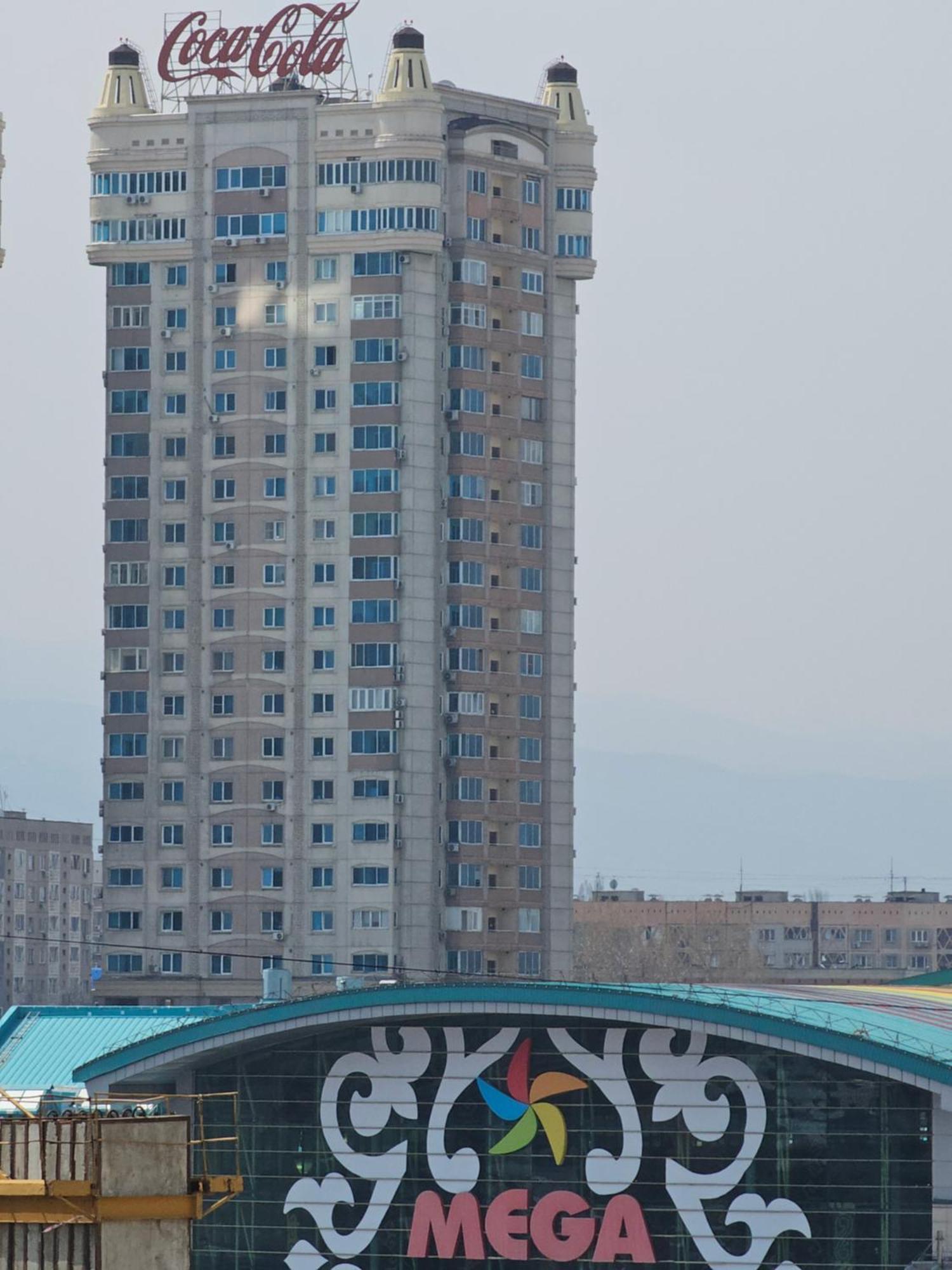 3 Room Gagarin Park Residential Complex Near Mega Shopping Mall Almaty Esterno foto