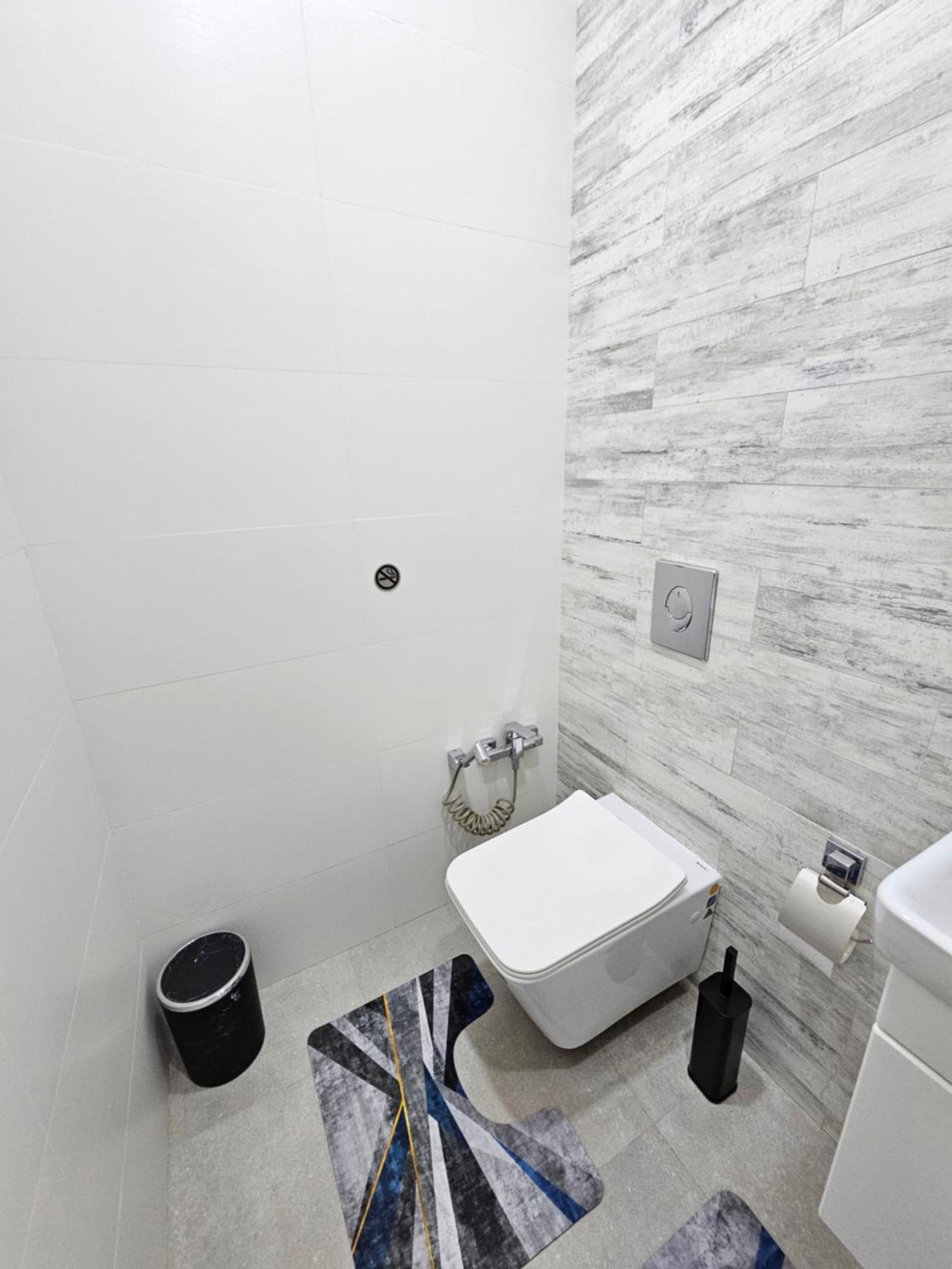 3 Room Gagarin Park Residential Complex Near Mega Shopping Mall Almaty Esterno foto