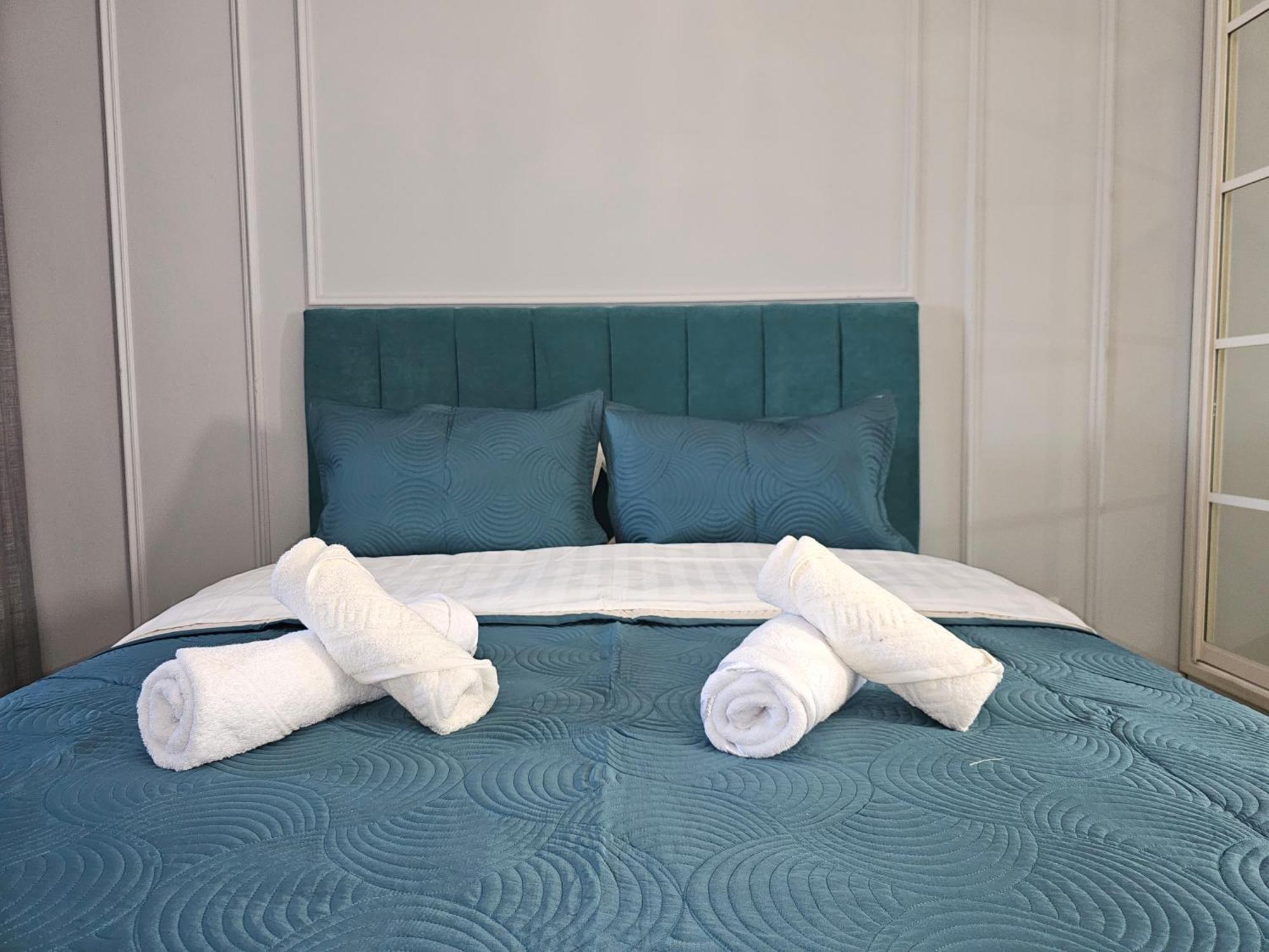 3 Room Gagarin Park Residential Complex Near Mega Shopping Mall Almaty Esterno foto